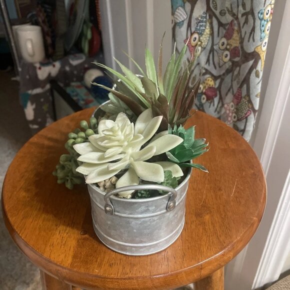 Mainstays 6.8" Artificial Succulent Plants in Metal Planter - Picture 5 of 6